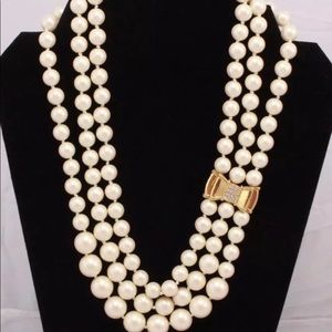 3 strand pearl Kate spade necklace with gold bow